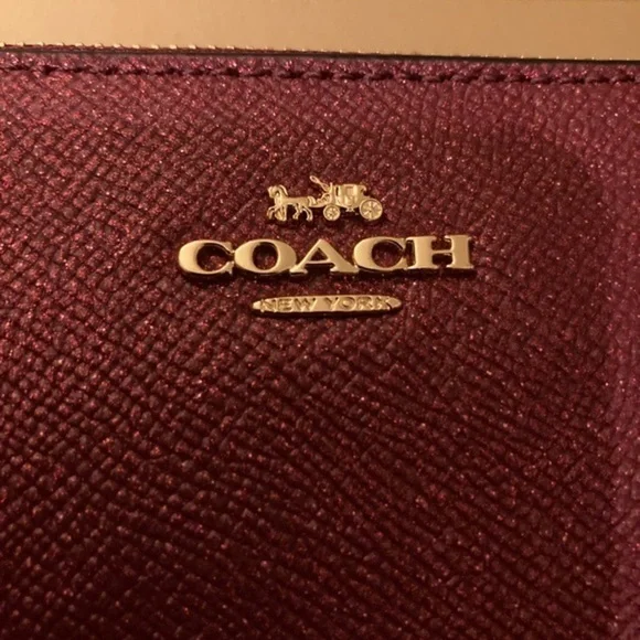 Coach Black Cherry Gift Set with Wristlet and two charms NWT - Picture 4 of 7